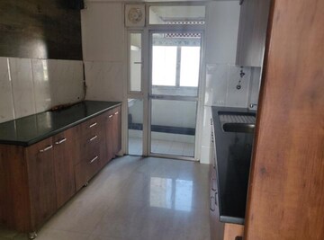 Kitchen in 4 BHK Apartment at Hiranandani Meadows, Manpada – for Rent