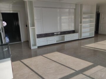 Furnished Amenities in 4 BHK Apartment at Hiranandani Meadows, Manpada – for Rent