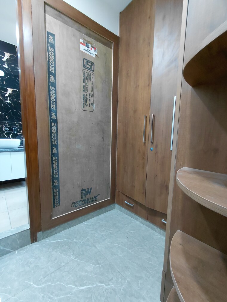 Room, janakpuri 3 Bedroom 1100 Sq.Ft. Apartment In Janakpuri Delhi 8604252