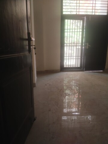 Room in 4 BHK Villa at Panchsheel Greens II, Sector 16 Greater Noida – for Rent