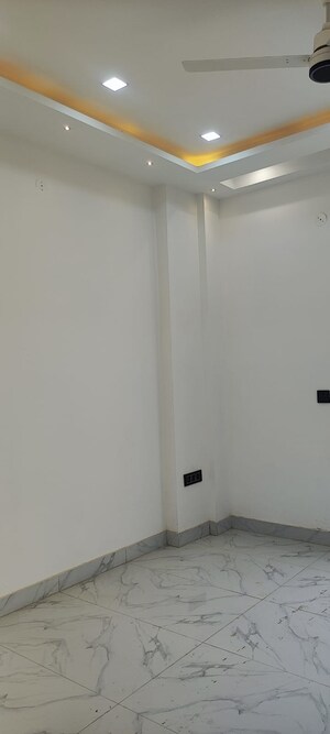 Room in 3 BHK Builder Floor at Puri Kohinoor, Sector 89 – for Sale