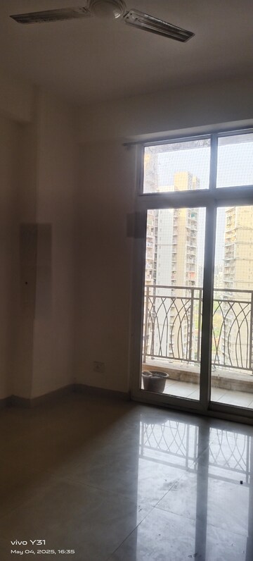 Room in 3 BHK Apartment at Mahagun Mywoods, Sector 16c Greater Noida – for Rent