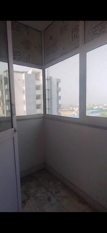 Room in 3 BHK Apartment at Sarvome Shree Homes, Sector 45 – for Rent