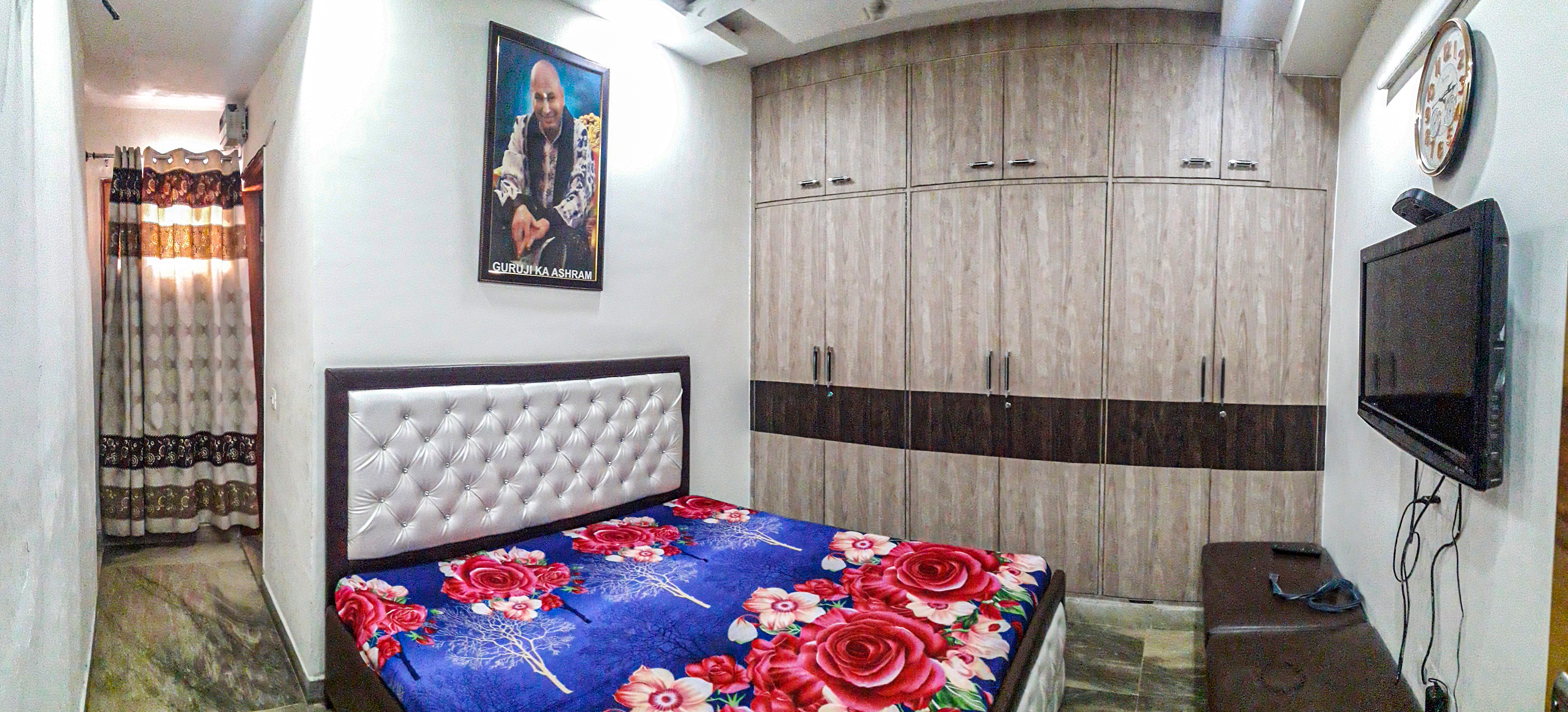 2 BHK + Pooja Room Builder Floor For Rent in Glamour Floors Sector 8