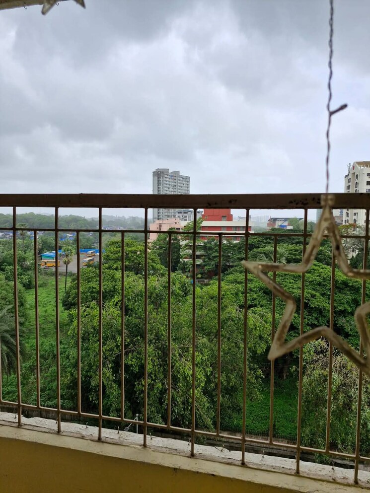 Garden, rashi-tower 2 Bedroom 1100 Sq.Ft. Apartment In Goregaon East Mumbai 8604633
