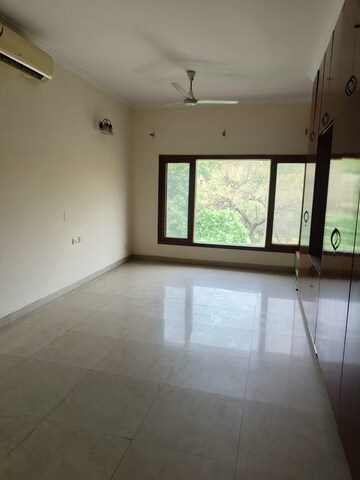 Room in 2 BHK Builder Floor at Chanakyapuri – for Rent
