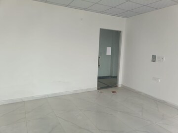 Room in 3 BHK Apartment at Kbnows Apartment, Sector 16 Greater Noida – for Rent