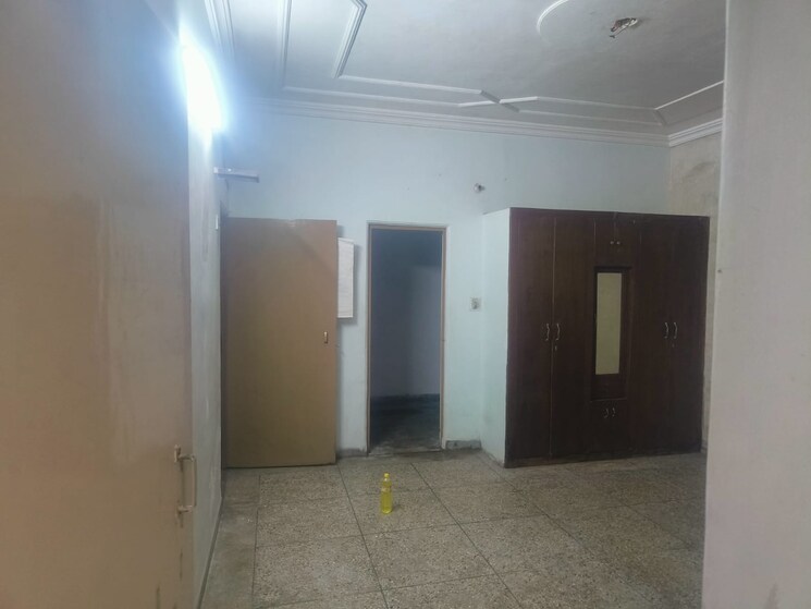 Room, indira nagar 4 Bedroom 1800 Sq.Ft. Independent House In Indira Nagar Lucknow 8605021