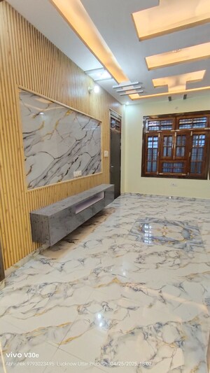 Room in 3 BHK Villa at Jankipuram – for Sale