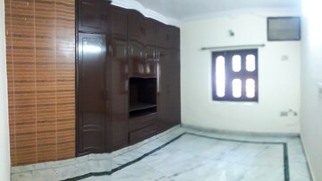 Room in 2 BHK Builder Floor at Rohini Sector 8 – for Sale