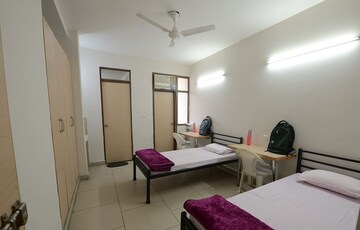 2 BHK Apartment For Rent in Arun Vihar Sector 37, Sector 37