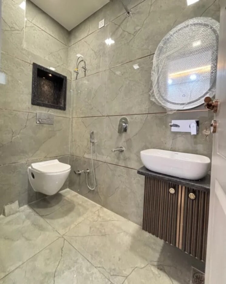 Bathroom, sector 28 4 Bedroom 1800 Sq.Ft. Builder Floor In Sector 28 Faridabad 8605168