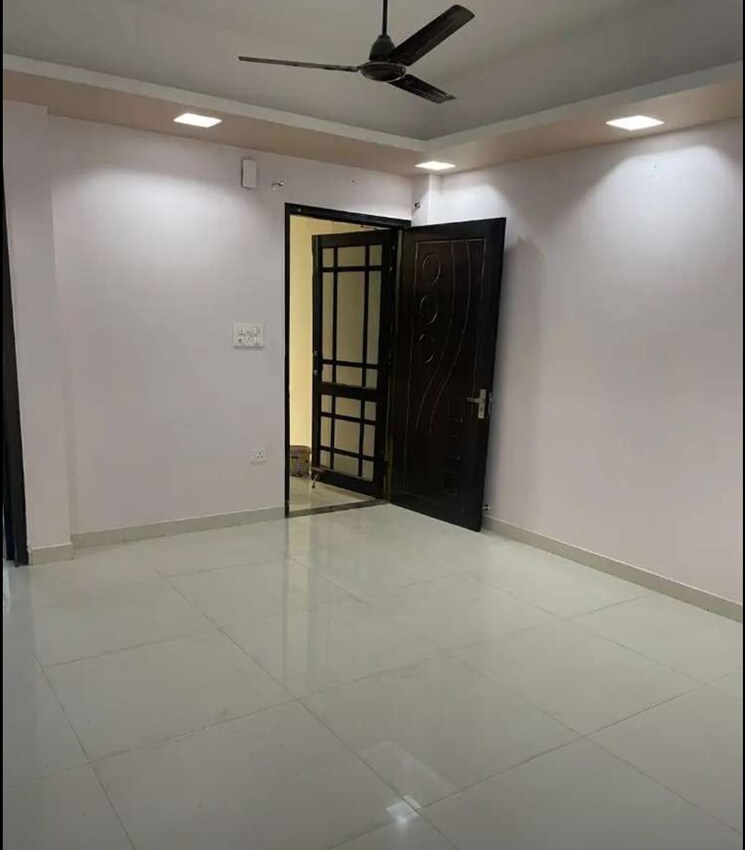 Room, sahastradhara road 4 Bedroom 124 Sq.Yd. Independent House In Sahastradhara Road Dehradun 8605133