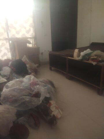 Master Bedroom in 3 BHK Apartment at Kbnows Apartment, Sector 16 Greater Noida – for Rent