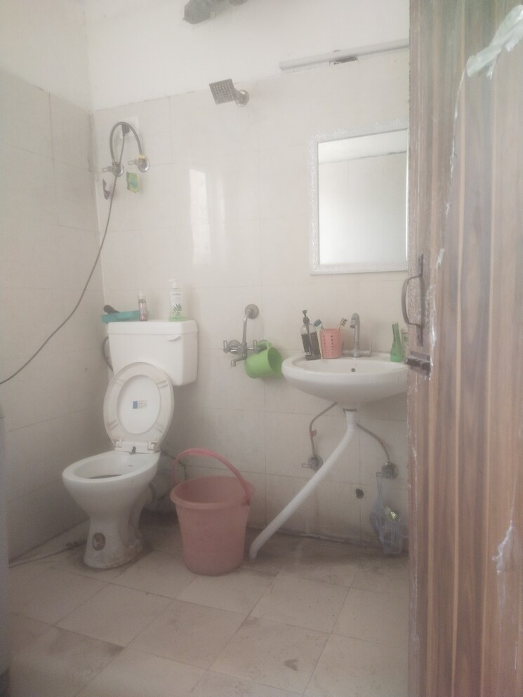 Bathroom, kbnows-apartment 3 Bedroom 1940 Sq.Ft. Apartment In Sector 16 Greater Noida Greater Noida 8605167