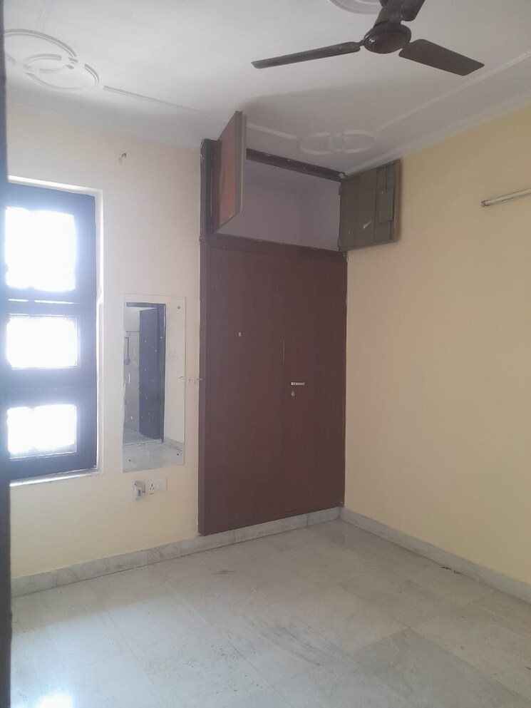 Room, sector 28 3 Bedroom 2228 Sq.Ft. Independent House In Sector 28 Faridabad 8605230