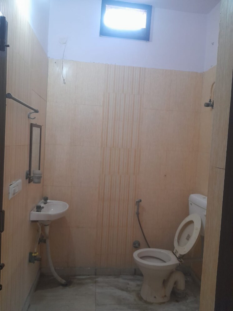 Bathroom, sector 28 3 Bedroom 2228 Sq.Ft. Independent House In Sector 28 Faridabad 8605230
