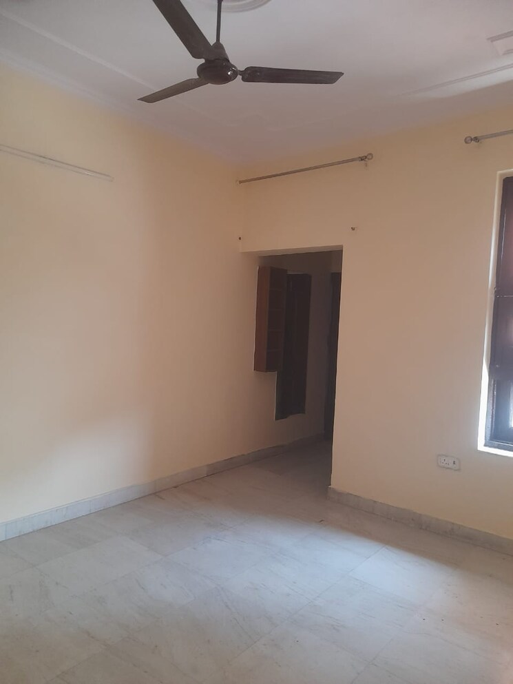 Room, sector 28 3 Bedroom 2228 Sq.Ft. Independent House In Sector 28 Faridabad 8605230