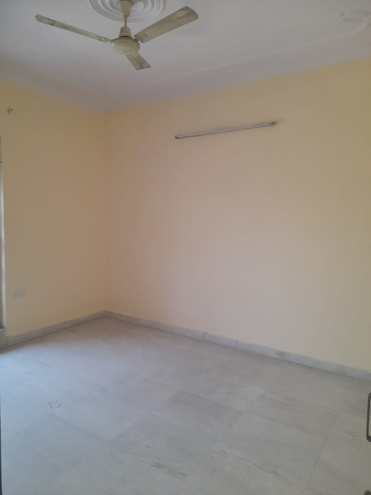 Room, sector 28 3 Bedroom 2228 Sq.Ft. Independent House In Sector 28 Faridabad 8605230