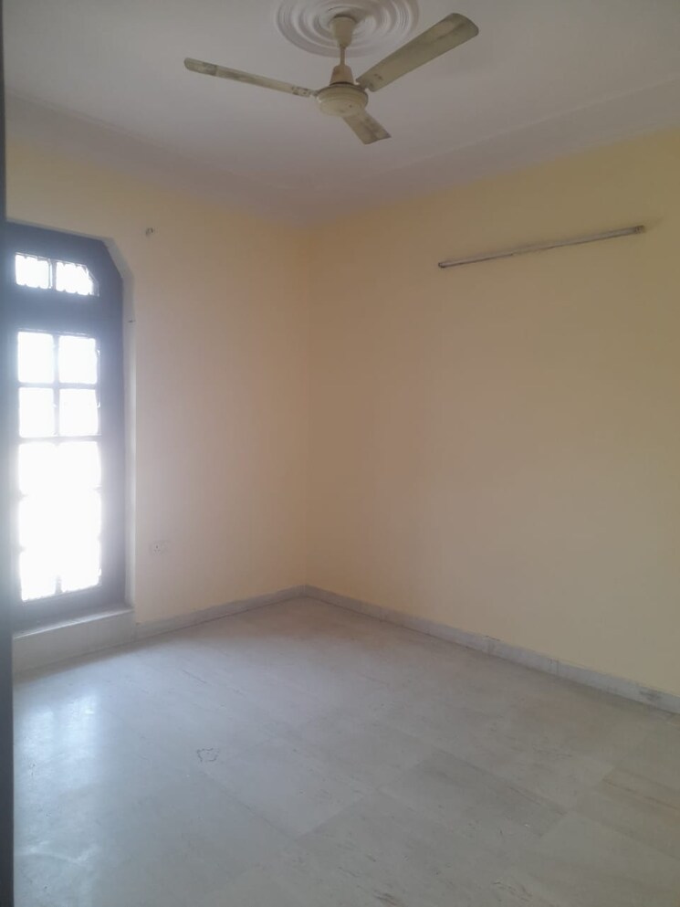 Room, sector 28 3 Bedroom 2228 Sq.Ft. Independent House In Sector 28 Faridabad 8605230