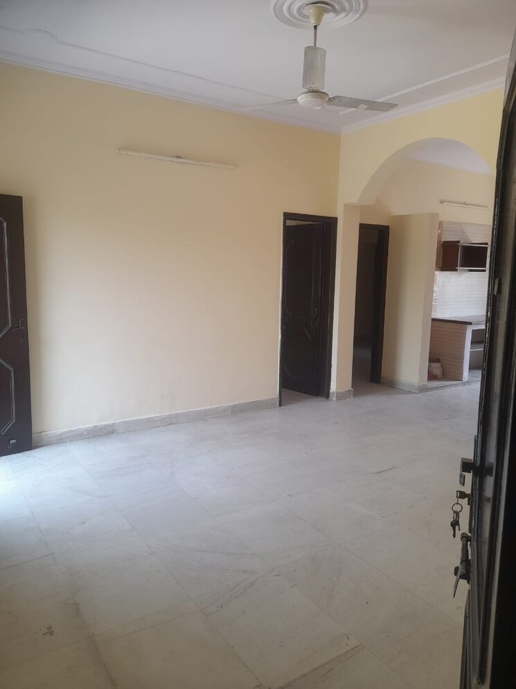 Room, sector 28 3 Bedroom 2228 Sq.Ft. Independent House In Sector 28 Faridabad 8605230