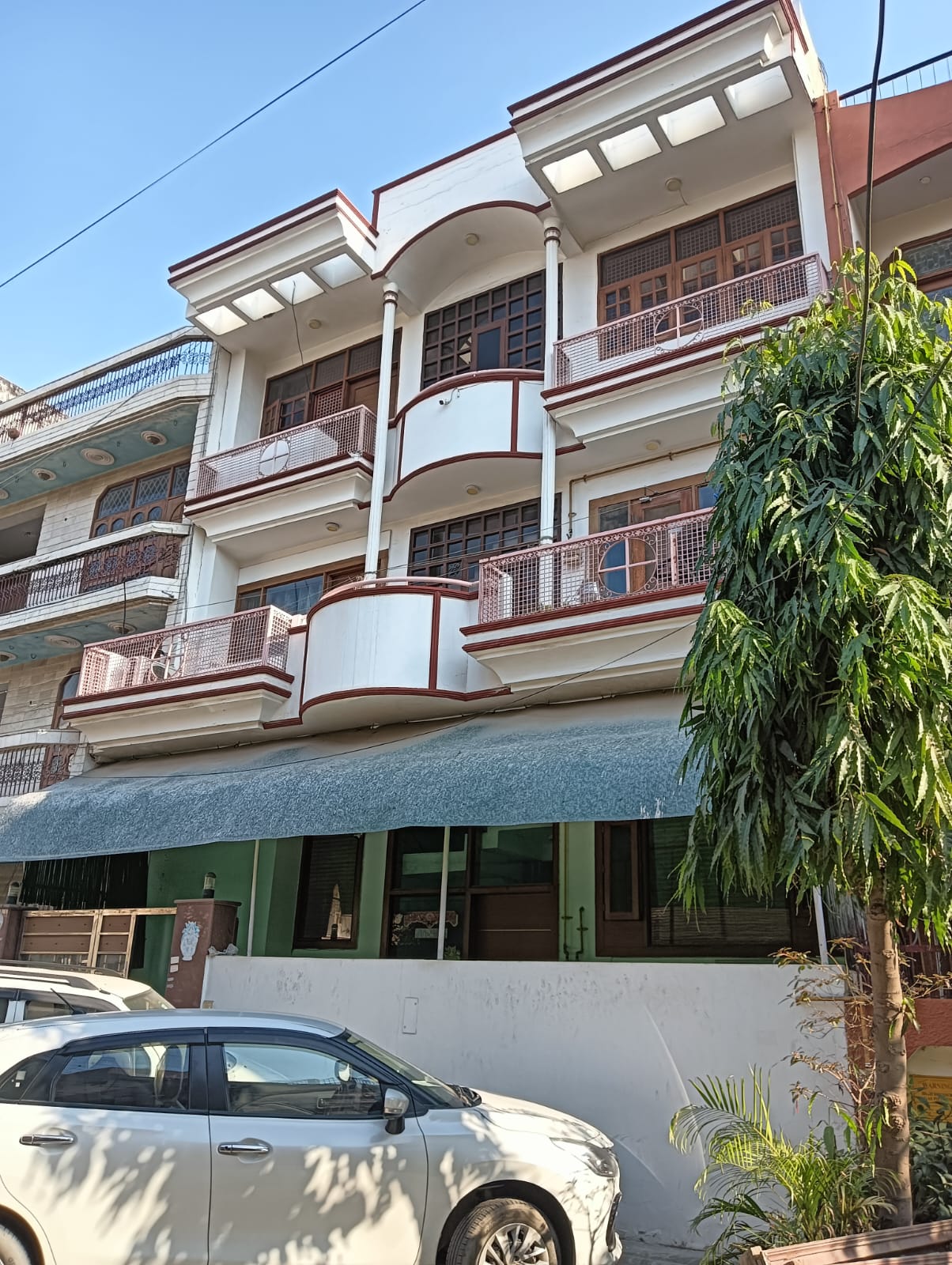 6 BHK + Pooja Room,Servant Room,Study Room,Extra Room Villa For Sale in RWA Apartments Sector 12