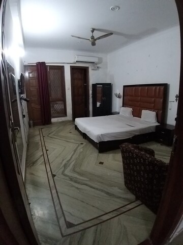 Bedroom in 2 BHK Apartment at Mira Road – for Rent