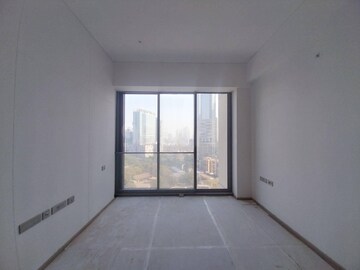 Room in 5 BHK Apartment at Rustomjee Crown, Prabhadevi – for Rent
