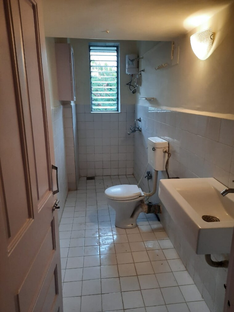 Bathroom, colaba 2 Bedroom 888 Sq.Ft. Apartment In Colaba Mumbai 8605522