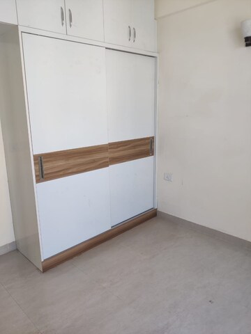 Room in 3 BHK Apartment at Tata La Vida, Sector 113 – for Rent