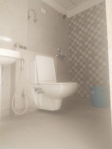 Bathroom in 4 BHK Apartment at Kbnows Apartment, Sector 16 Greater Noida – for Rent