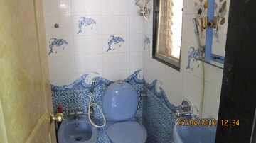Living Room in 2 BHK Apartment at Triveni CHS Andheri, Andheri West – for Rent