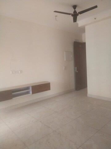 Room in 2 BHK Apartment at Emenox La Solara, Sector 16 Greater Noida – for Rent