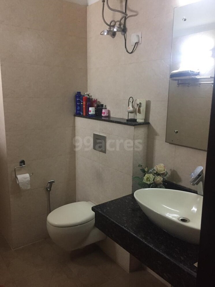 Bathroom, unitech-uniworld-gardens-2 1 Bedroom 785 Sq.Ft. Apartment In Sector 47 Gurgaon 8605371
