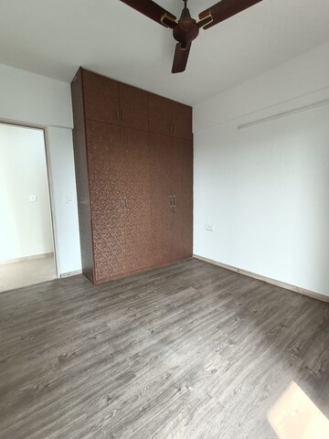 Room in 3 BHK Builder Floor at Birla Navya, Sector 63a – for Rent