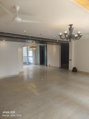 Room in 4 BHK Apartment at Tata Raheja Raisina Residency, Sector 59 – for Sale