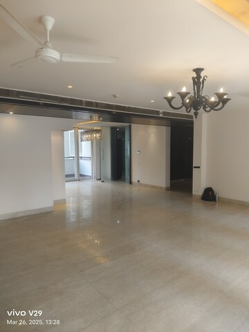 Room in 4 BHK Apartment at Tata Raheja Raisina Residency, Sector 59 – for Sale