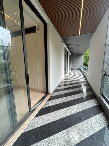Balcony in 3 BHK Builder Floor at South Delhi – for Rent