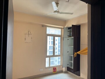 Room in 3 BHK Apartment at Emenox La Solara, Sector 16 Greater Noida – for Rent