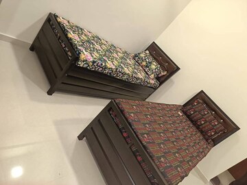Room in  Pg at Gokuldham Colony – for Rent