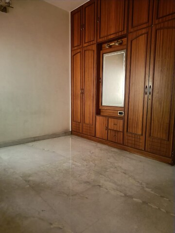 Room in 3 BHK Apartment at Domlur – for Rent