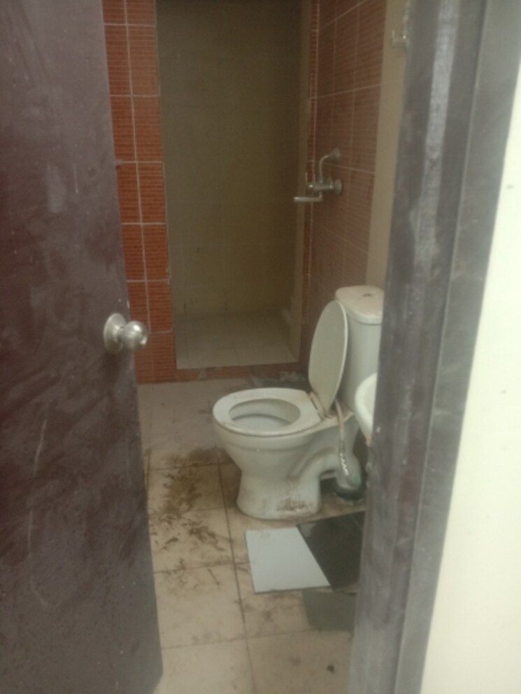 Bathroom, mahagun-mywoods 3 Bedroom 1225 Sq.Ft. Apartment In Sector 16c Greater Noida Greater Noida 8605840