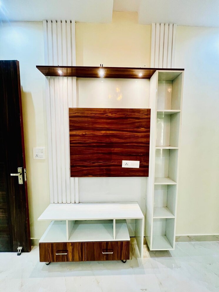 Room, ludhiana chandigarh hwy 3 Bedroom 945 Sq.Ft. Apartment In LudhianA Chandigarh Hwy Mohali 8605865