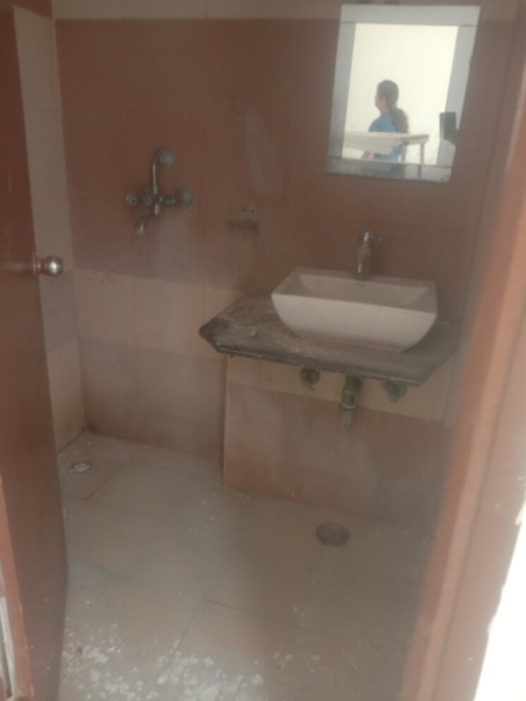 Bathroom, mahagun-mywoods 3 Bedroom 721 Sq.Ft. Apartment In Sector 16c Greater Noida Greater Noida 8605879