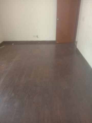 Room in 3 BHK Apartment at Mahagun Mywoods, Sector 16c Greater Noida – for Rent