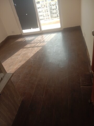 Room in 3 BHK Apartment at Mahagun Mywoods, Sector 16c Greater Noida – for Rent