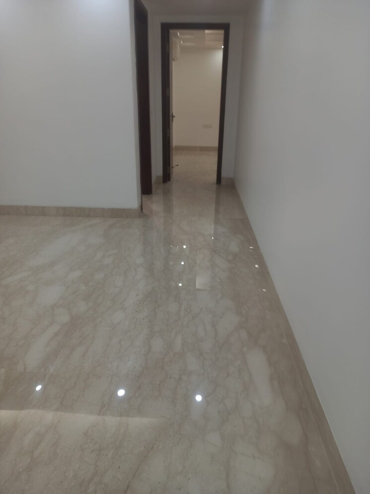 Other, south delhi 4 Bedroom 340 Sq.Yd. Apartment In South Delhi Delhi 8605976