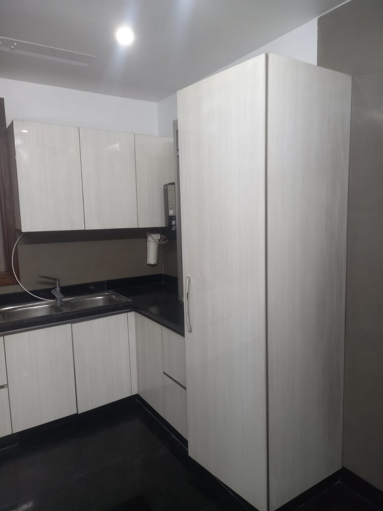 Kitchen, south delhi 4 Bedroom 340 Sq.Yd. Apartment In South Delhi Delhi 8605976