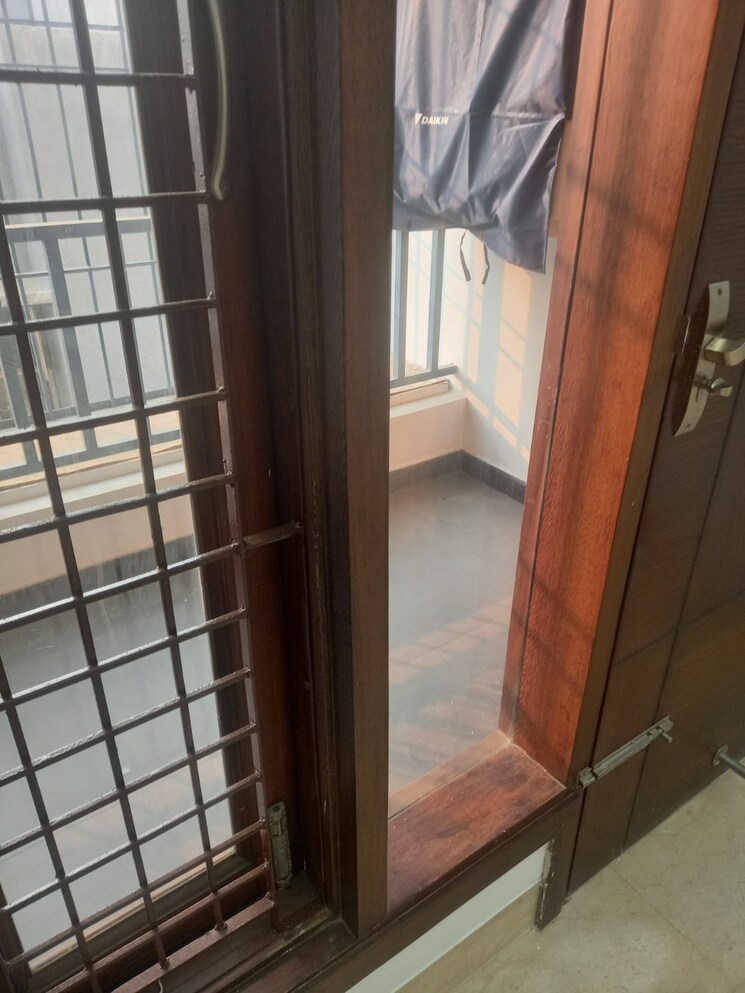 Balcony, south delhi 4 Bedroom 340 Sq.Yd. Apartment In South Delhi Delhi 8605976
