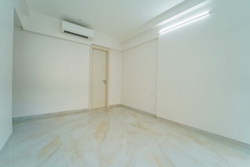 Room in 2 BHK Apartment at Concrete Sai Samast, Chembur – for Rent